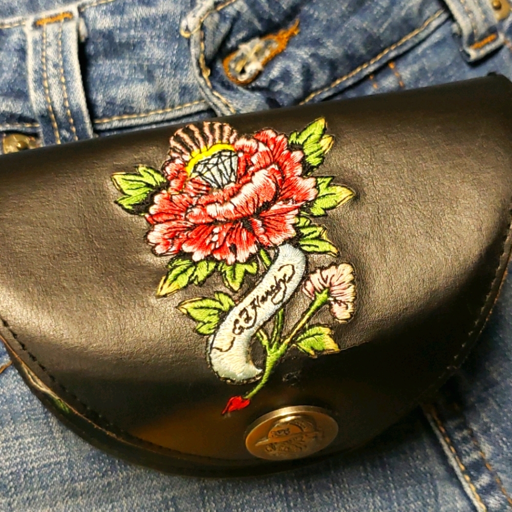 ED HARDY ROSE SUNGLASS CASE